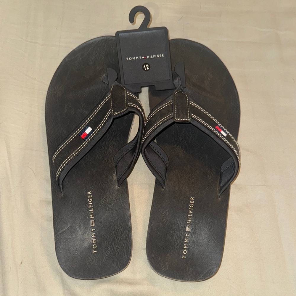 NWT Tommy Hilfiger Dunes Flip Flops 🩴